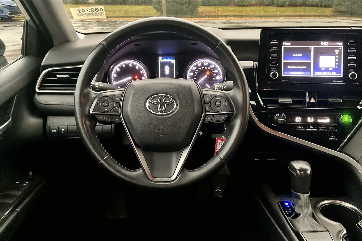 2021 Toyota Camry SE - Photo 17