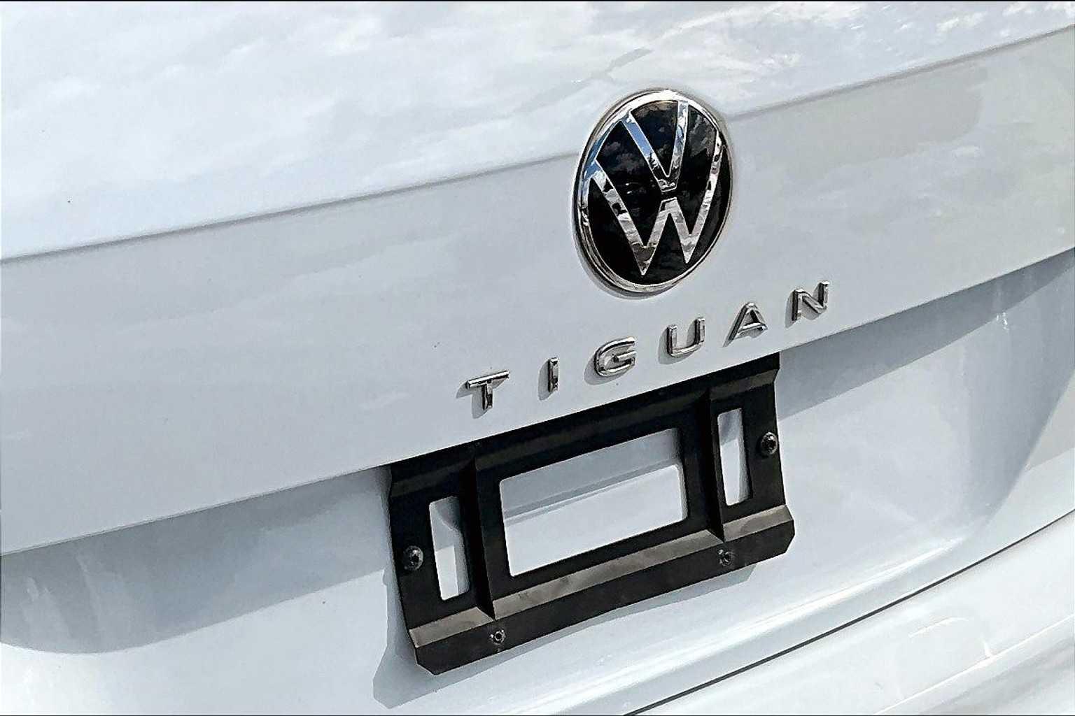 2022 Volkswagen Tiguan SE - Photo 28