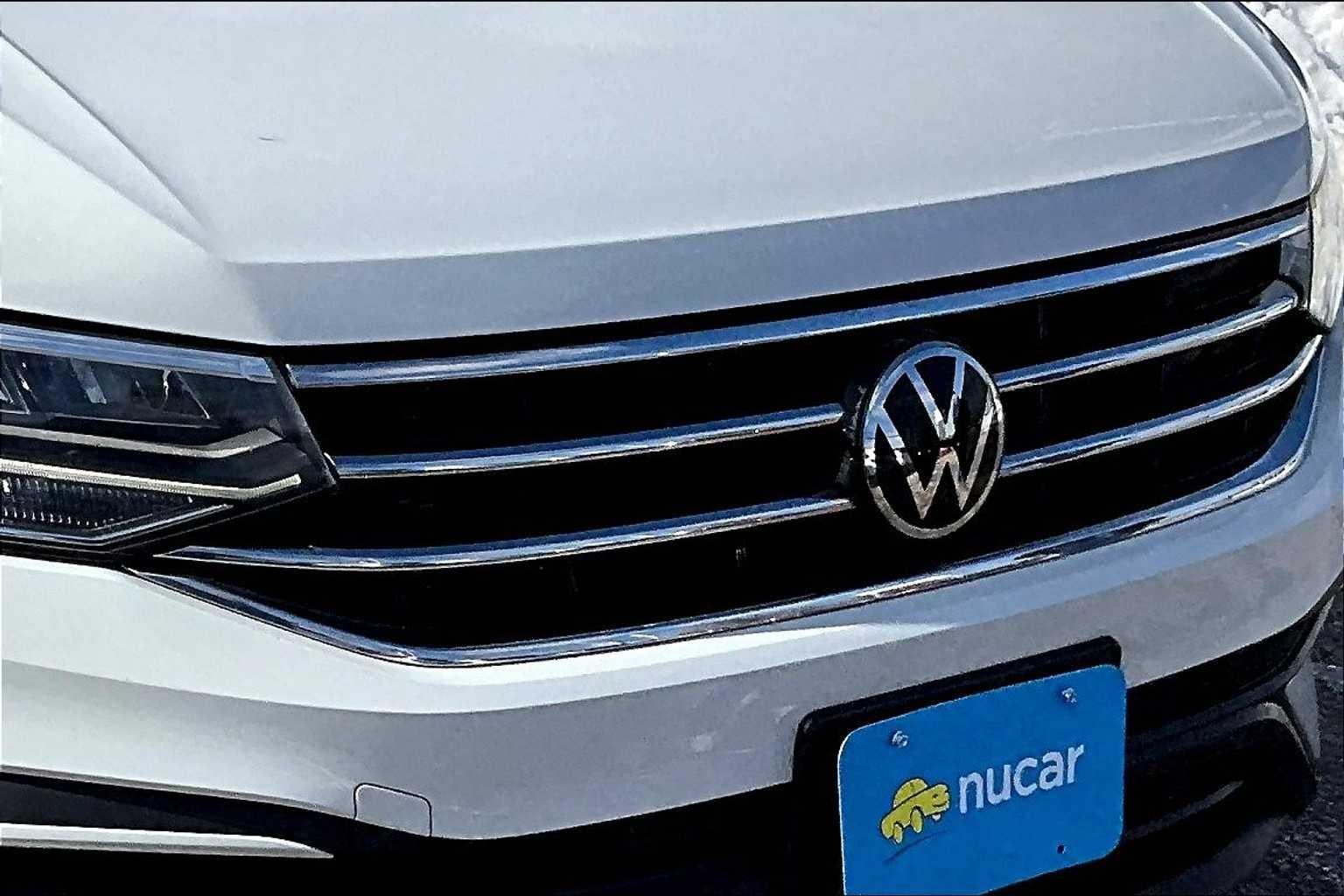 2022 Volkswagen Tiguan SE - Photo 31