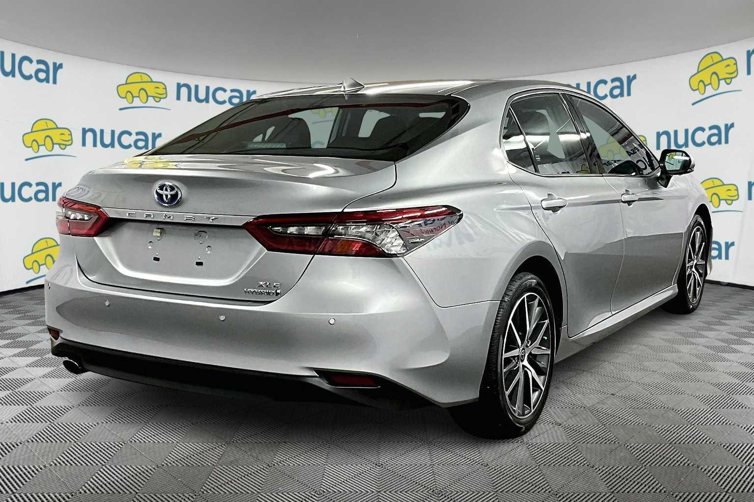 2023 Toyota Camry Hybrid XLE - Photo 6