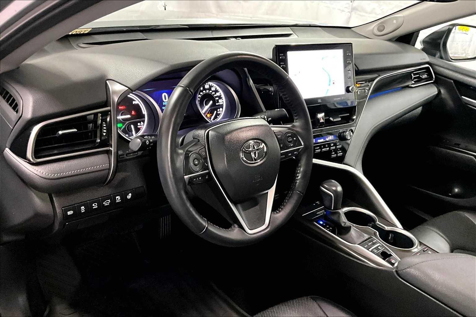 2023 Toyota Camry Hybrid XLE - Photo 8