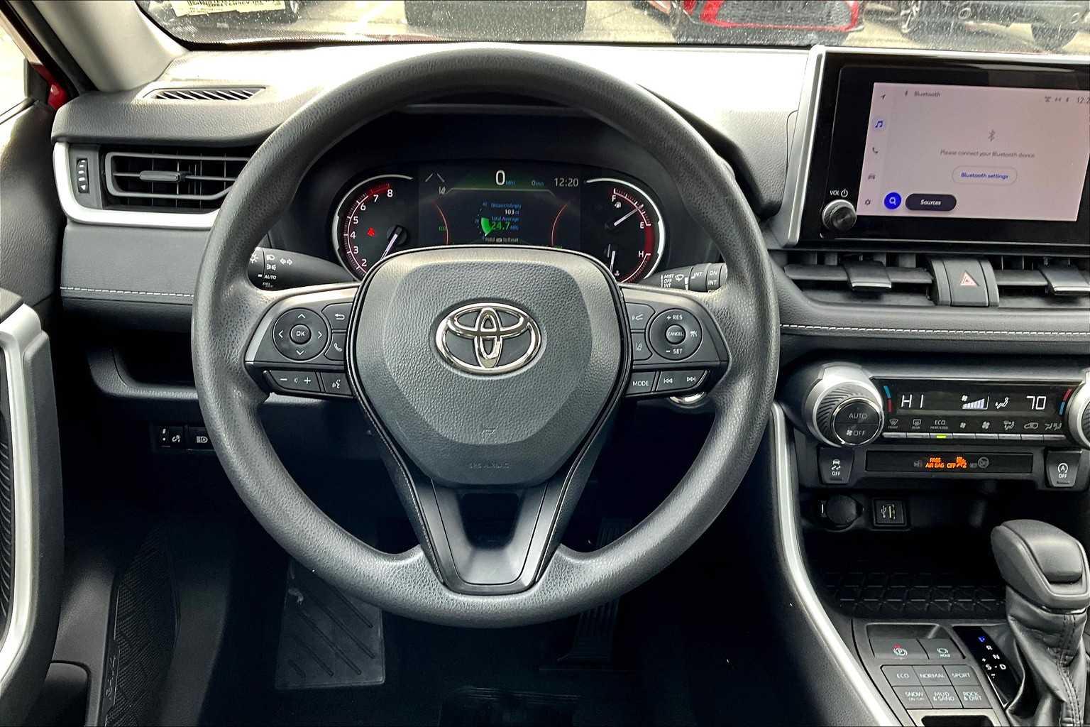 2023 Toyota RAV4 XLE - Photo 17