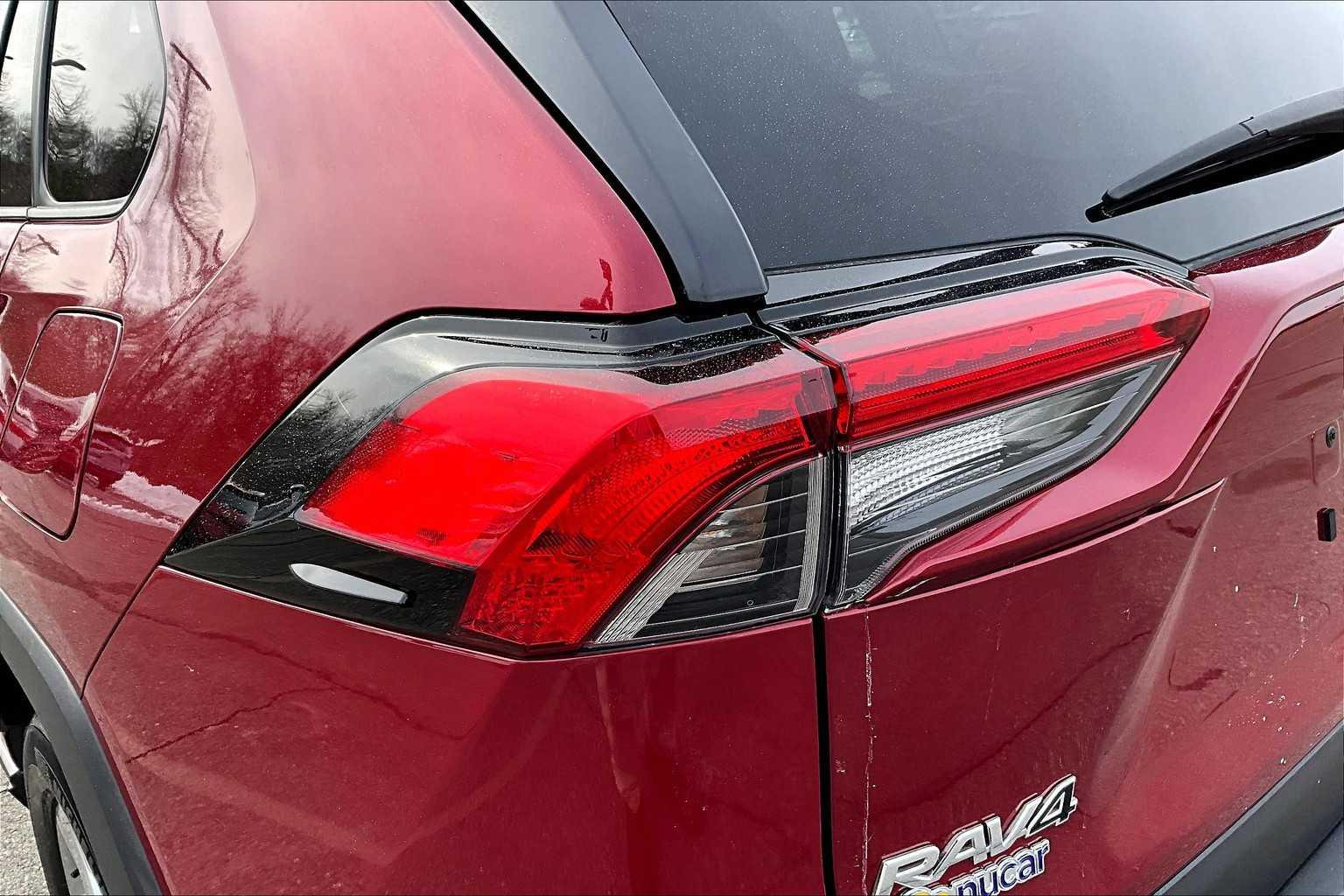 2023 Toyota RAV4 XLE - Photo 34