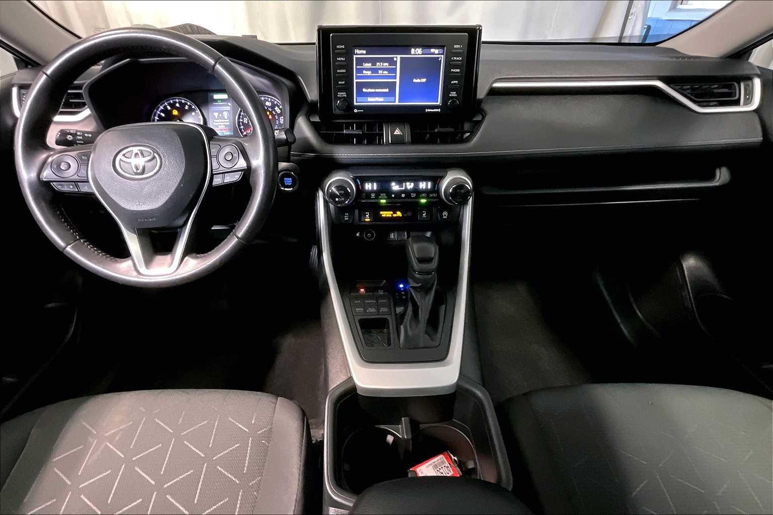 2022 Toyota RAV4 XLE - Photo 21