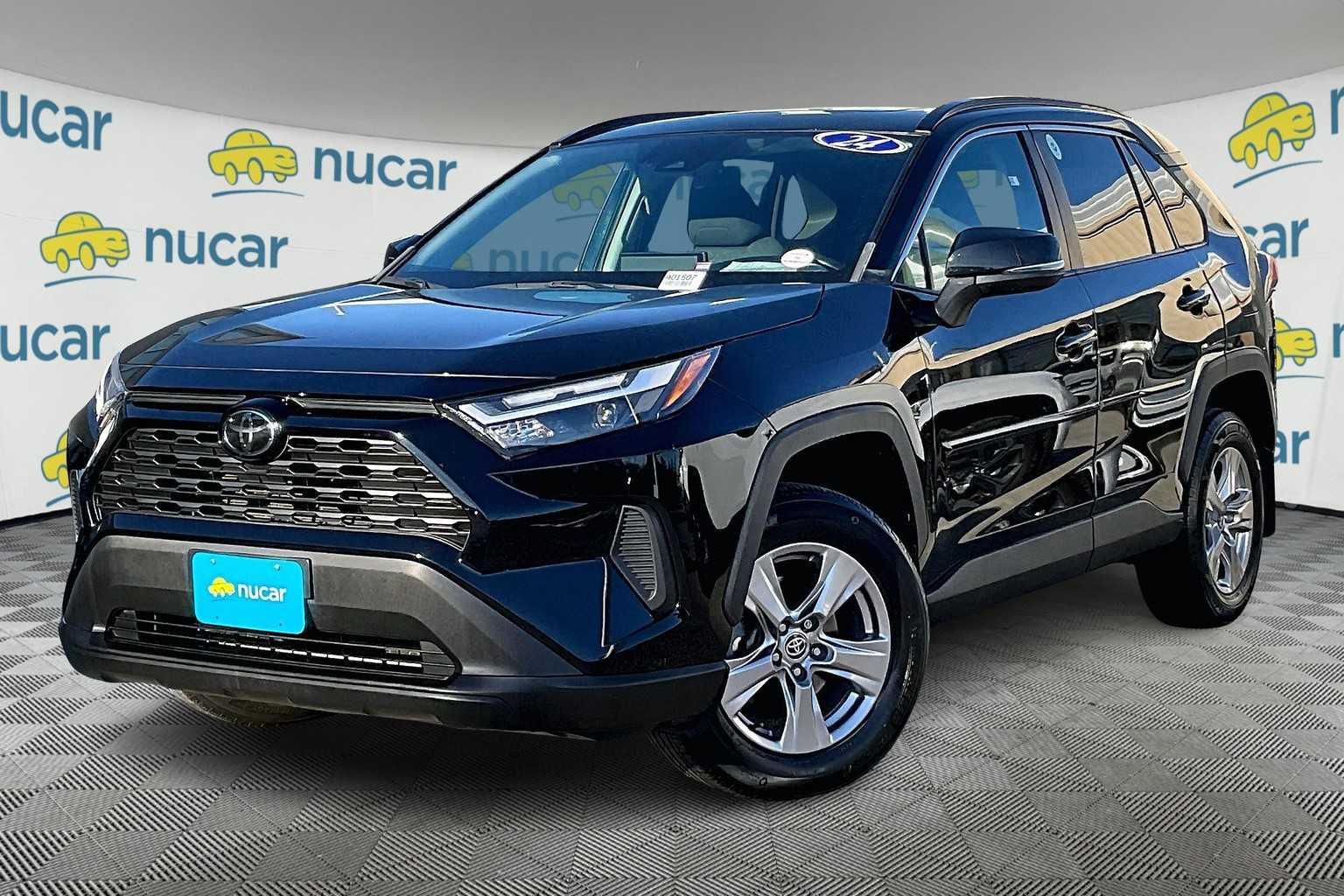 2022 Toyota RAV4 XLE - Photo 3