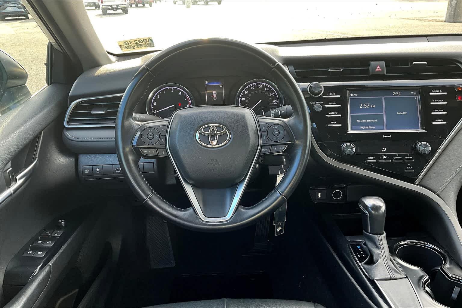 2020 Toyota Camry SE - Photo 17