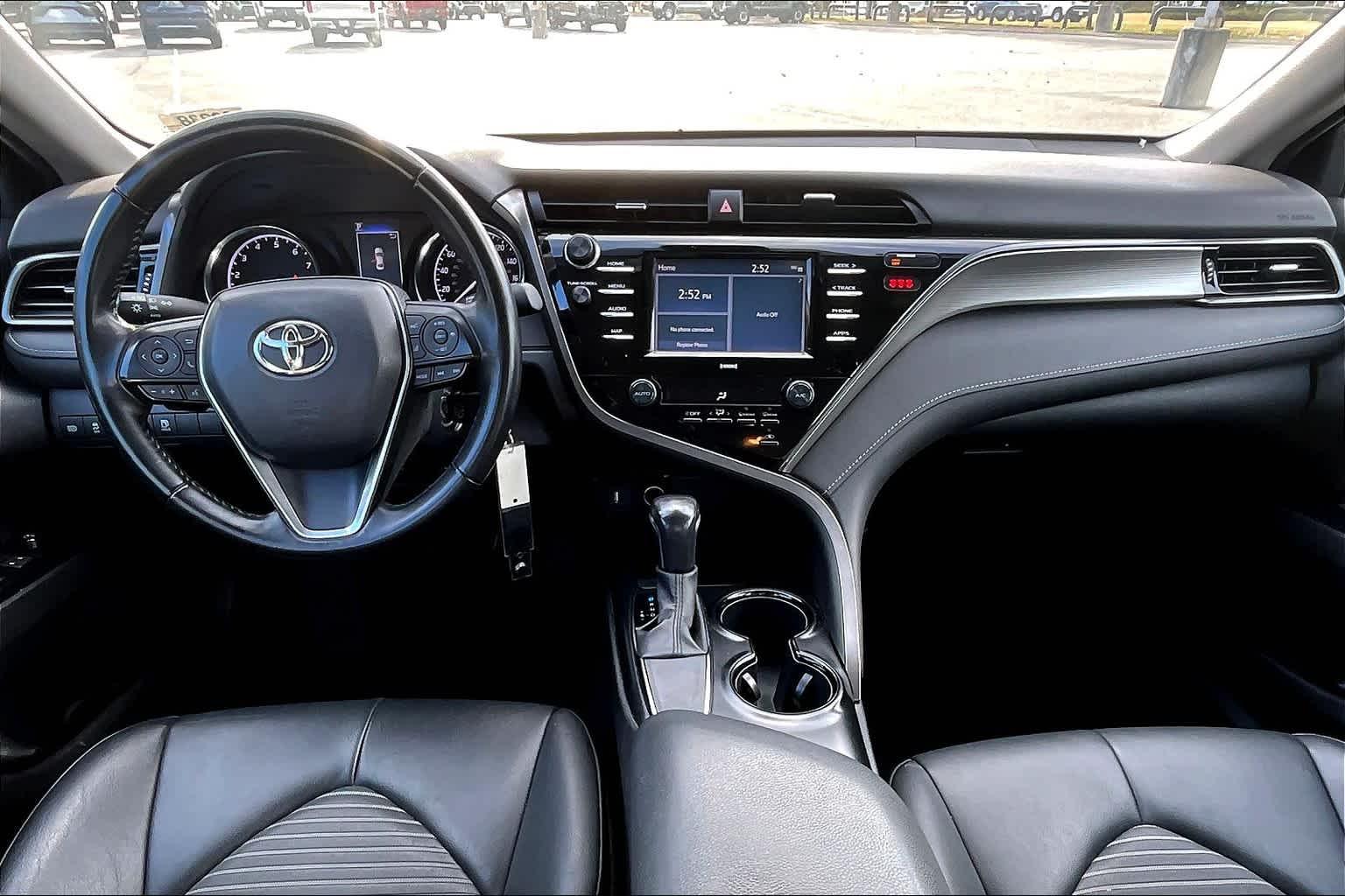 2020 Toyota Camry SE - Photo 21