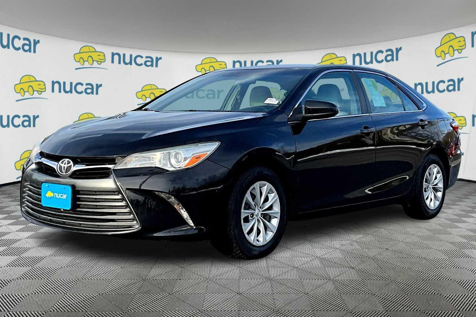 2015 Toyota Camry LE - Photo 3