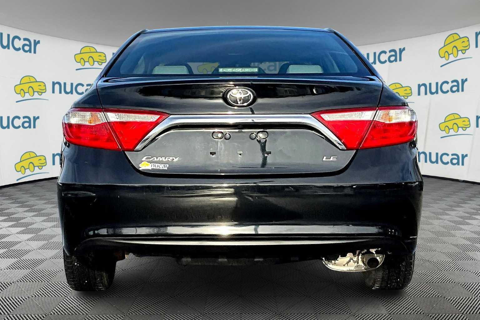 2015 Toyota Camry LE - Photo 5