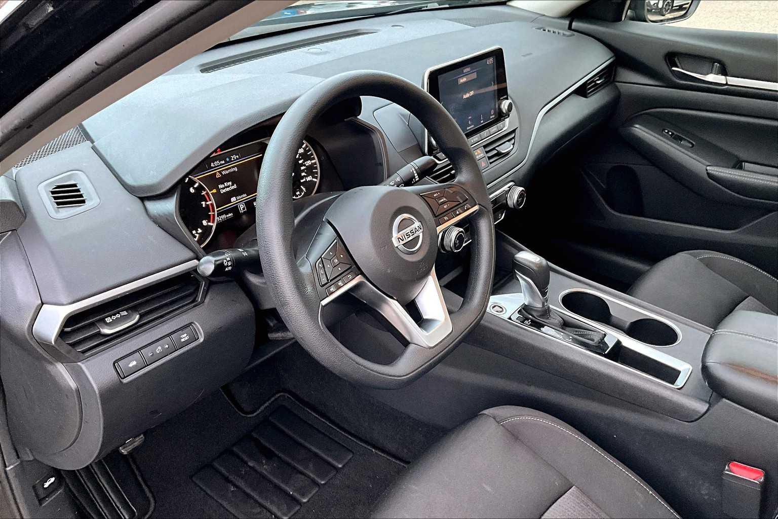 2022 Nissan Altima 2.5 SV - Photo 8