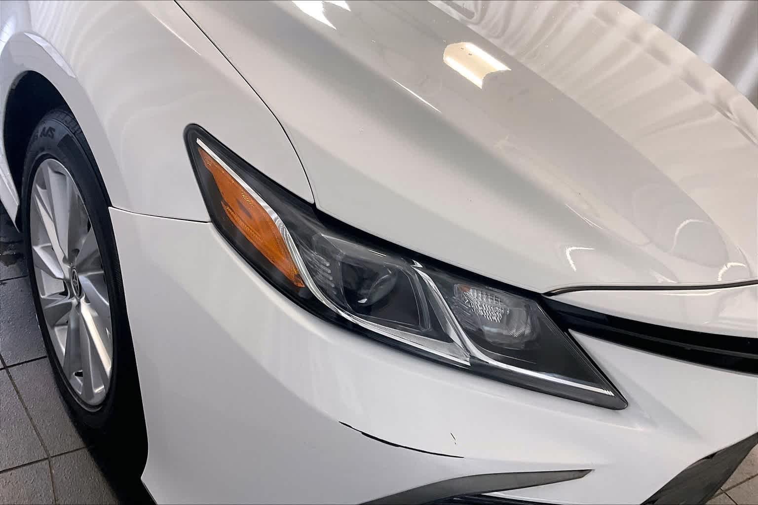 2021 Toyota Camry LE - Photo 32