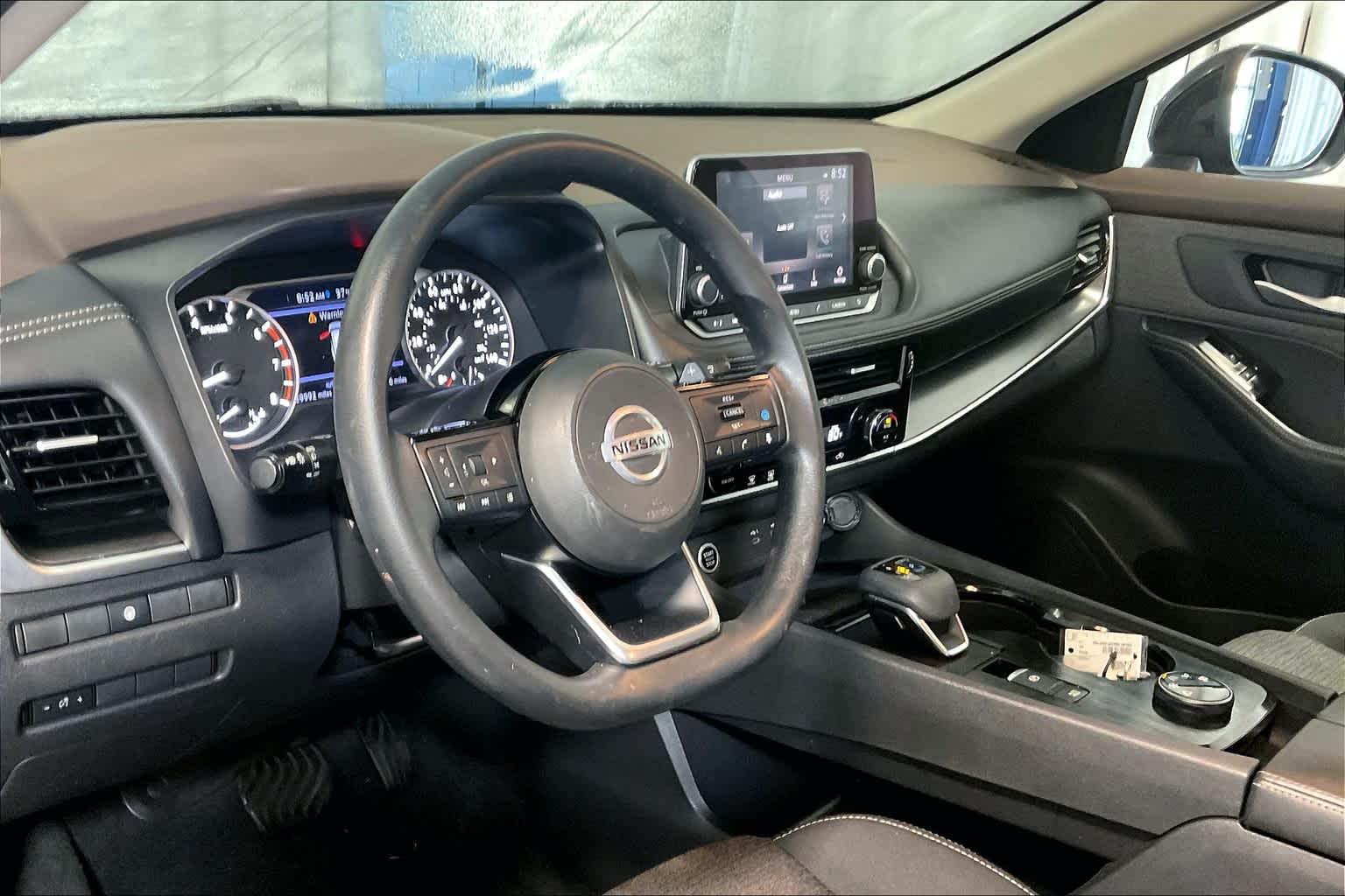 2021 Nissan Rogue SV - Photo 8