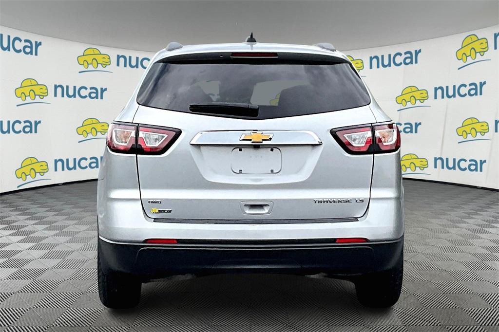 2016 Chevrolet Traverse LS - Photo 5