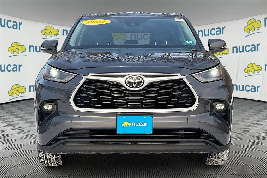 2021 Toyota Highlander LE - Photo 2