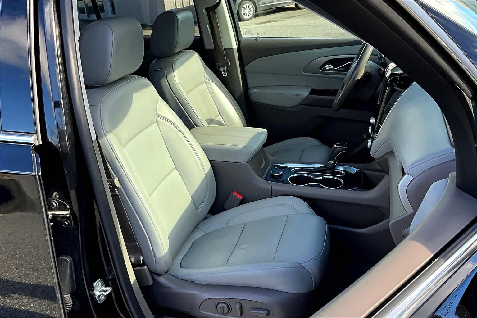 2020 Chevrolet Traverse LT Leather - Photo 11