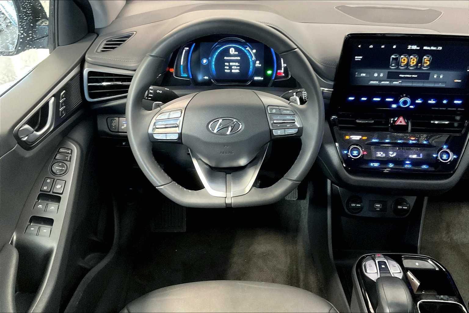 2021 Hyundai IONIQ Electric Limited - Photo 17