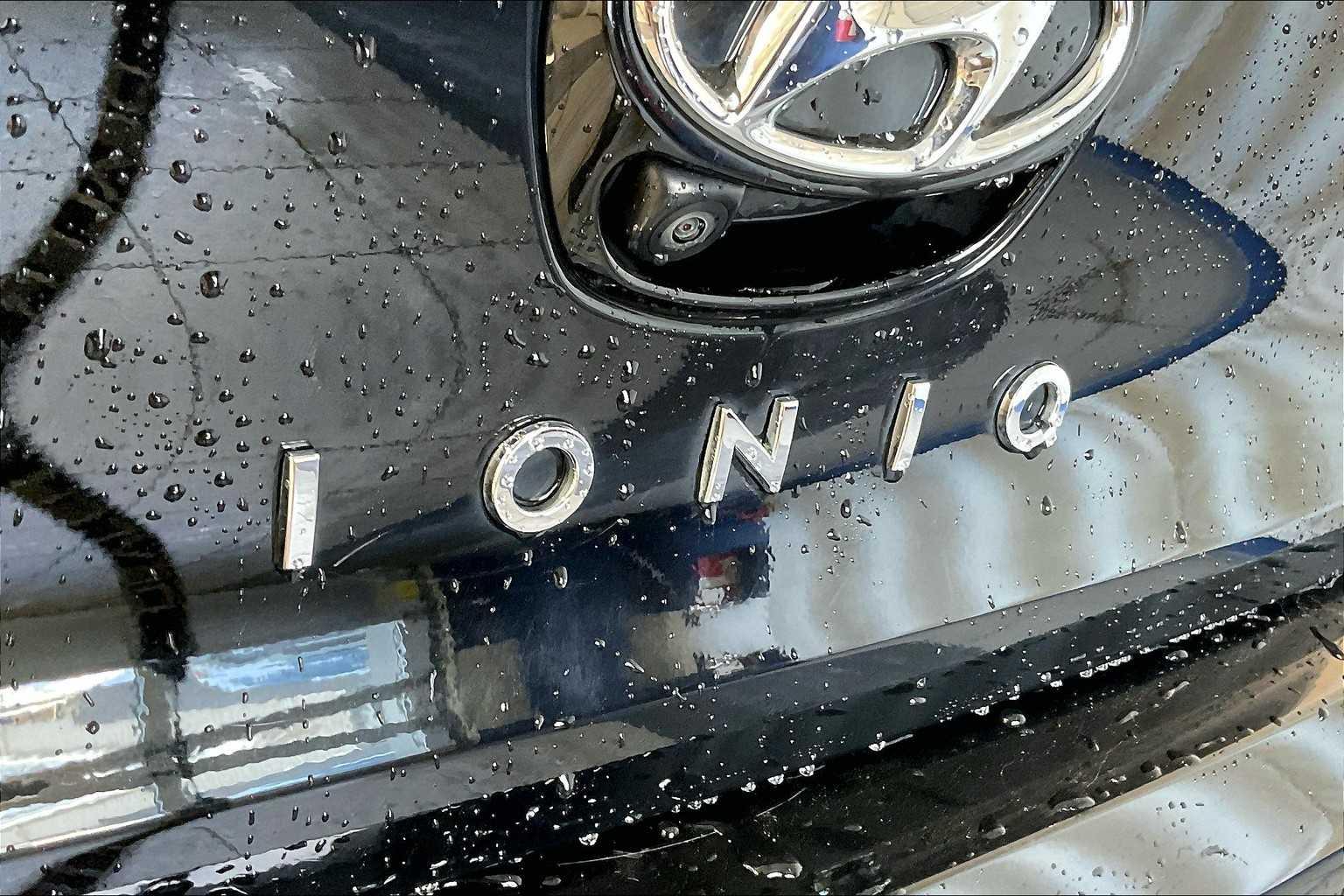 2021 Hyundai IONIQ Electric Limited - Photo 26