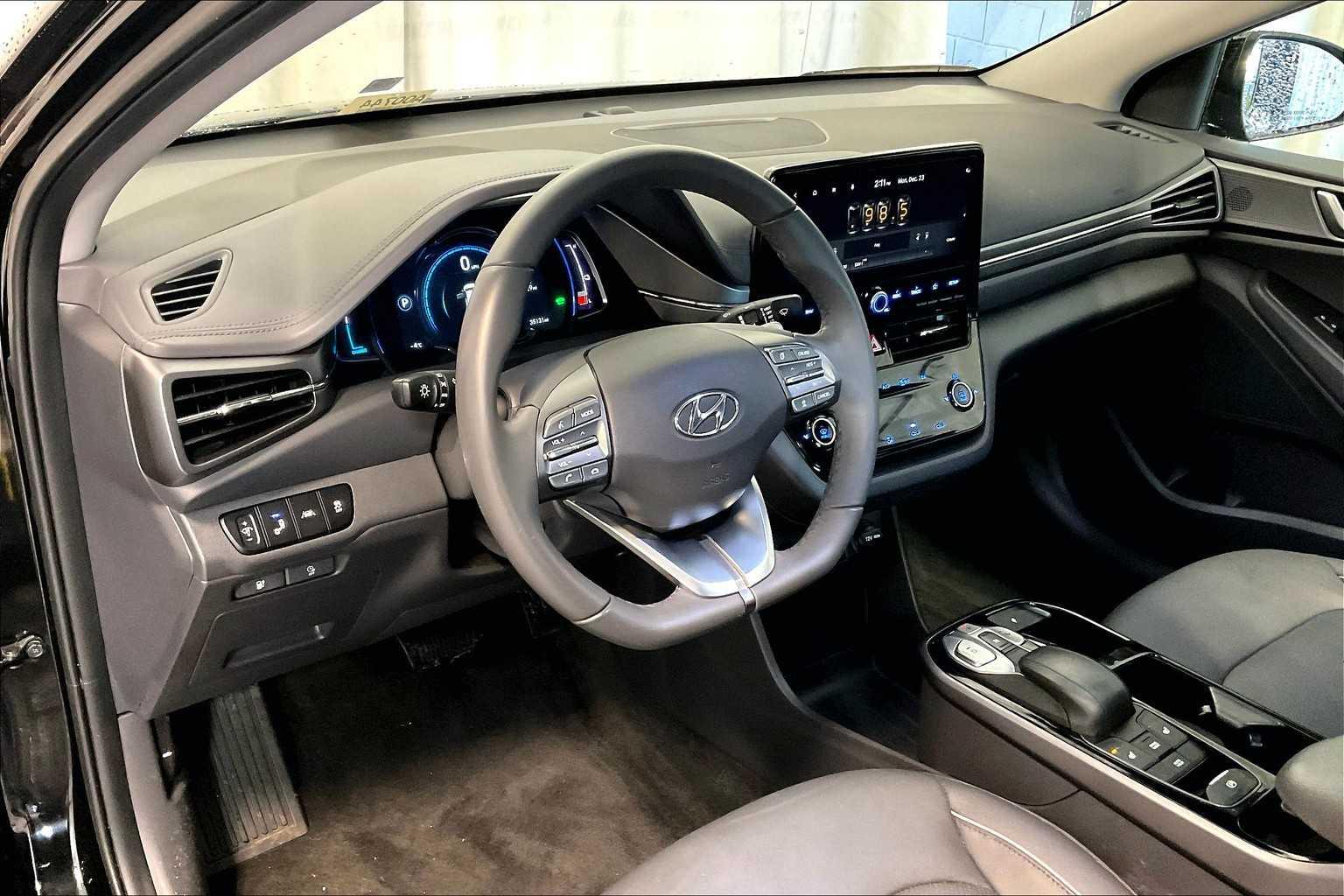 2021 Hyundai IONIQ Electric Limited - Photo 8