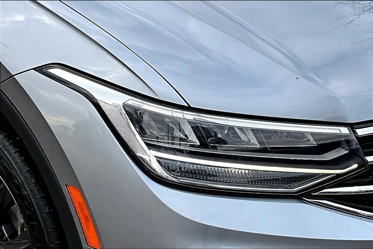 2022 Volkswagen Tiguan SE - Photo 31