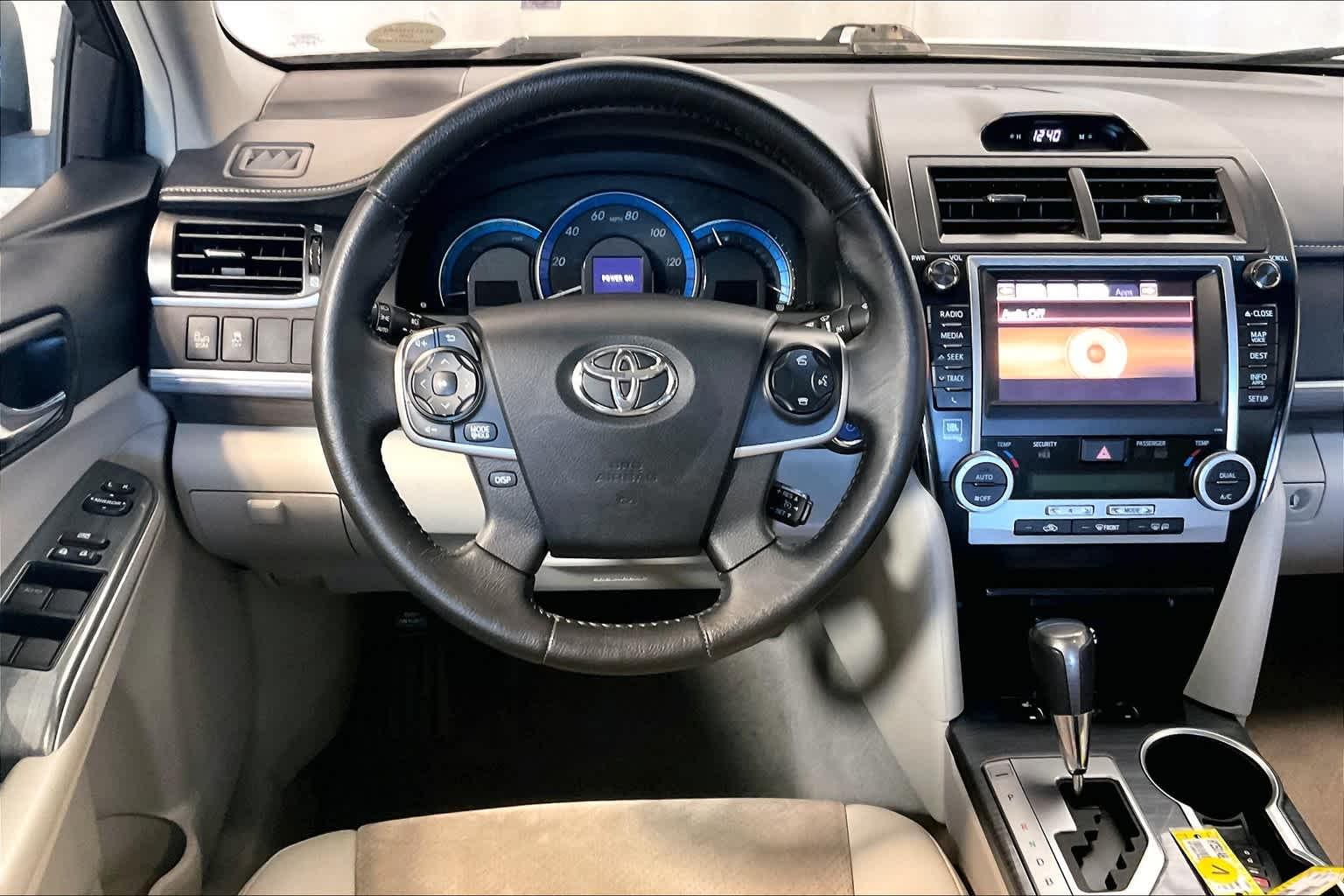 2012 Toyota Camry Hybrid XLE - Photo 17