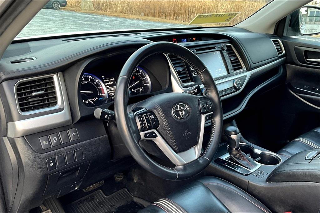 2019 Toyota Highlander SE - Photo 8