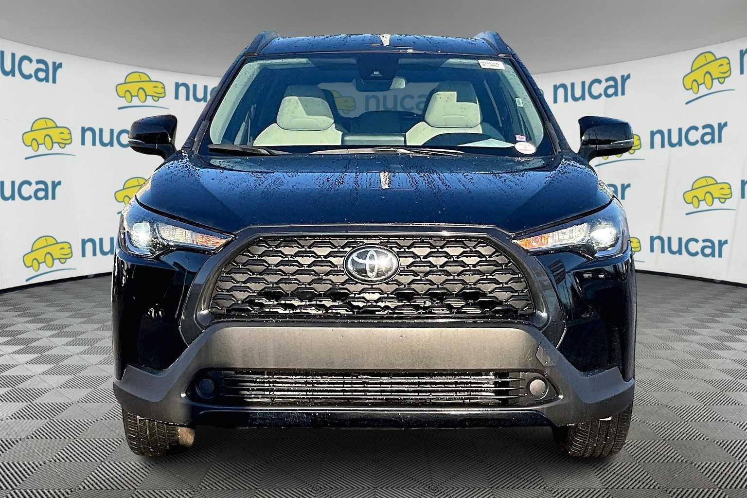 2022 Toyota Corolla Cross LE - Photo 2