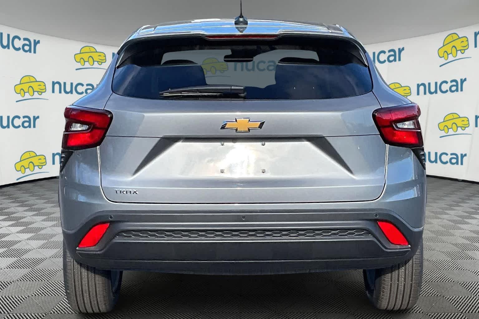 2025 Chevrolet Trax LS - Photo 6