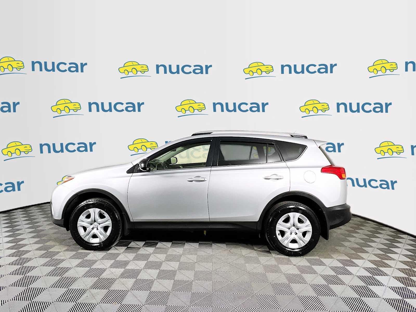 2014 Toyota RAV4 LE - Photo 4