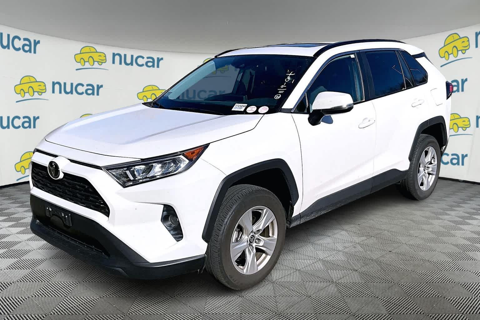 2021 Toyota RAV4 XLE - Photo 3