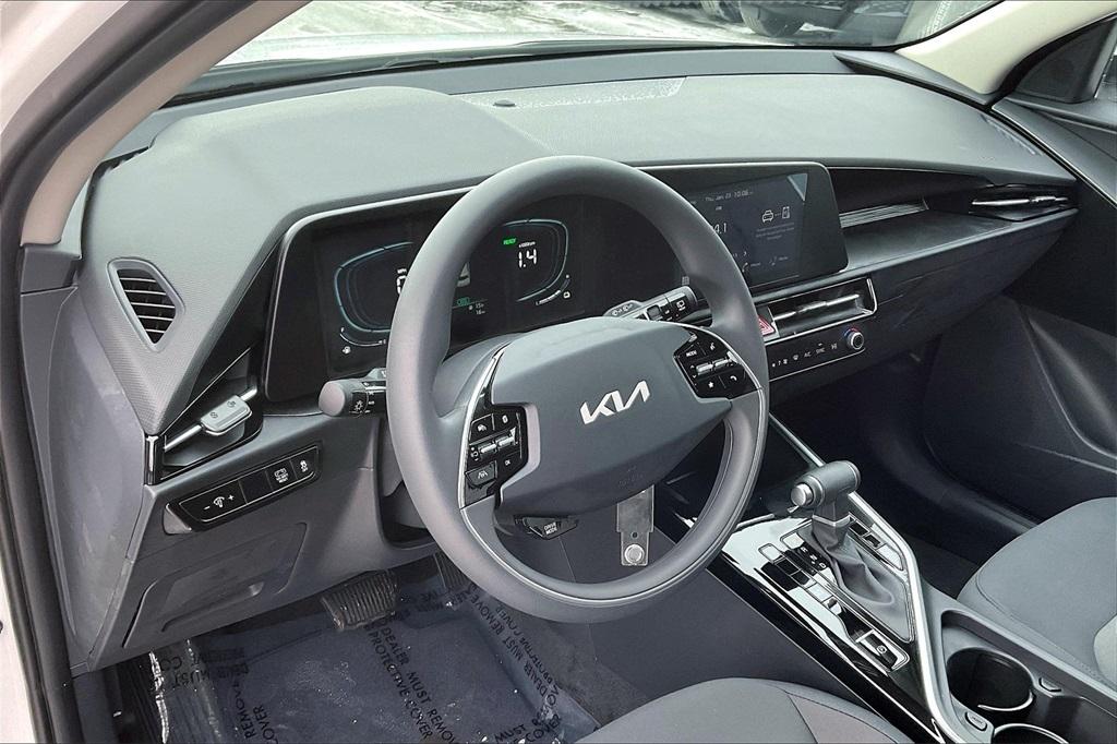 2025 Kia Niro LX - Photo 9