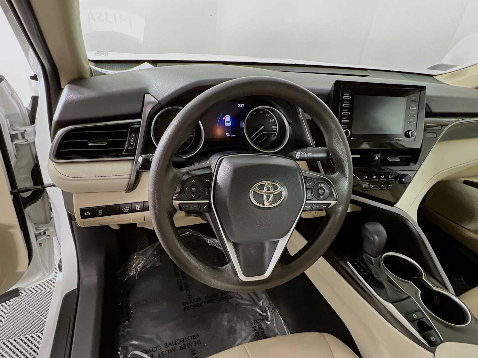 2021 Toyota Camry LE - Photo 11