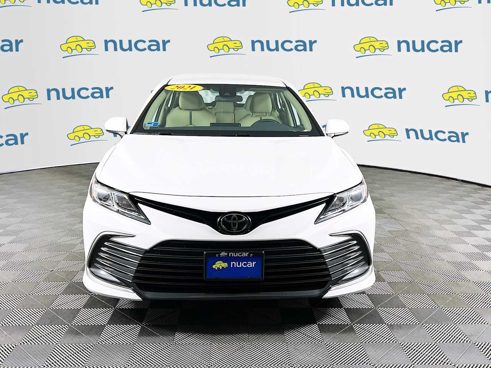 2021 Toyota Camry LE - Photo 2