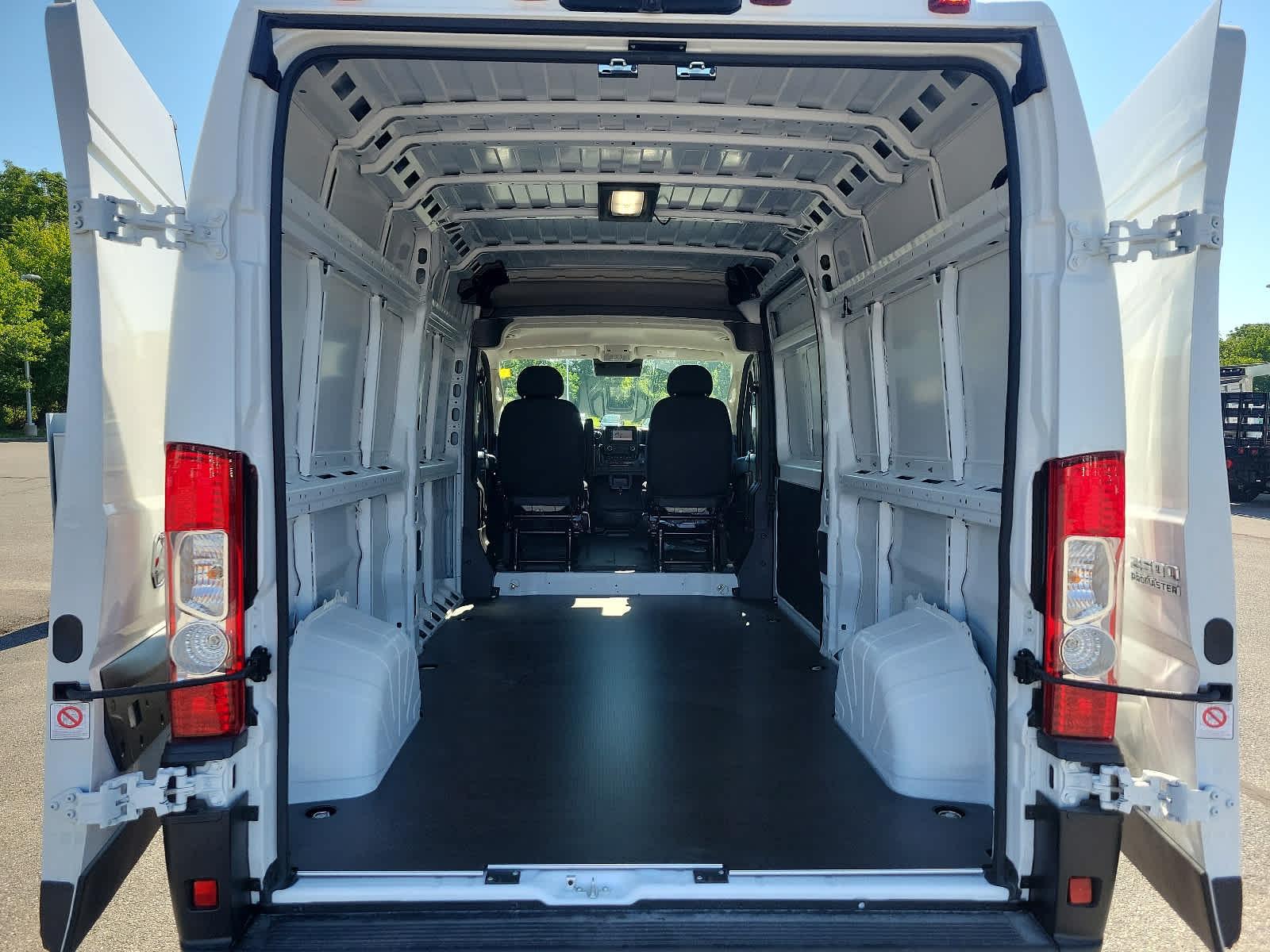 2024 Ram ProMaster SLT - Photo 17