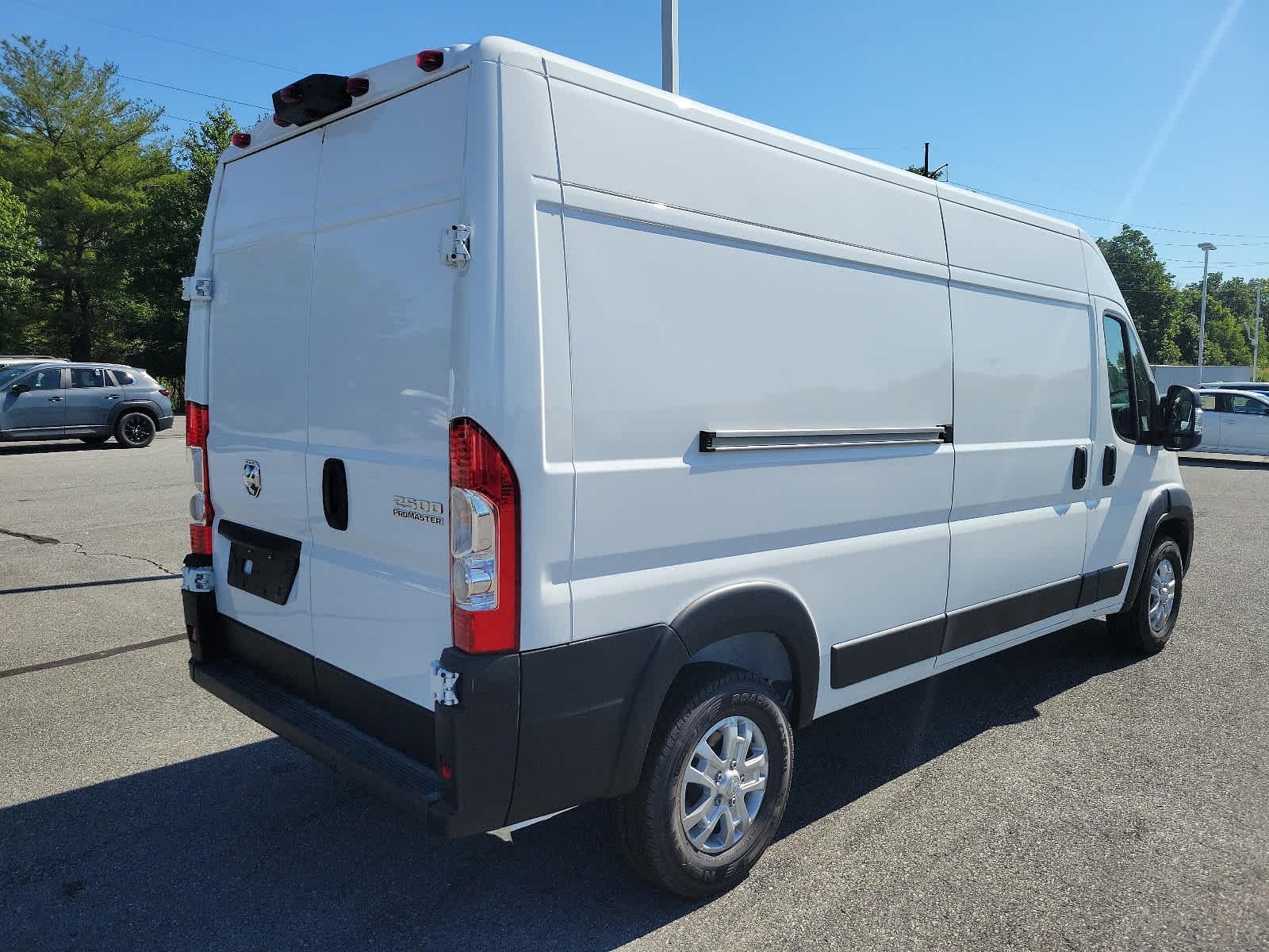 2024 Ram ProMaster 2500 High Roof - Photo 4