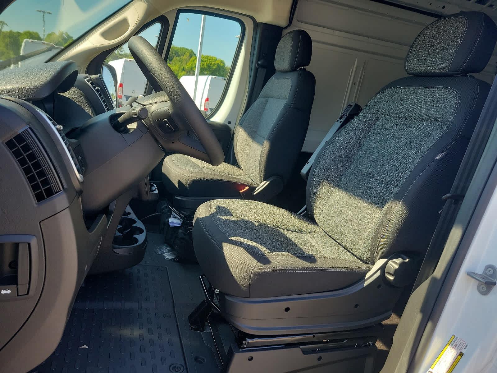 2024 Ram ProMaster 2500 High Roof - Photo 8