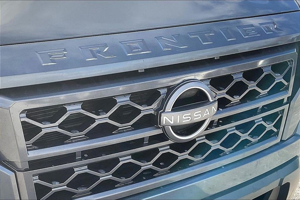 2022 Nissan Frontier SV - Photo 28