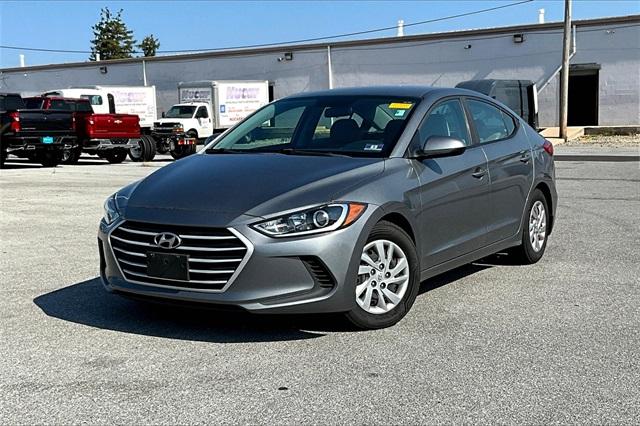 2017 Hyundai Elantra SE - Photo 2