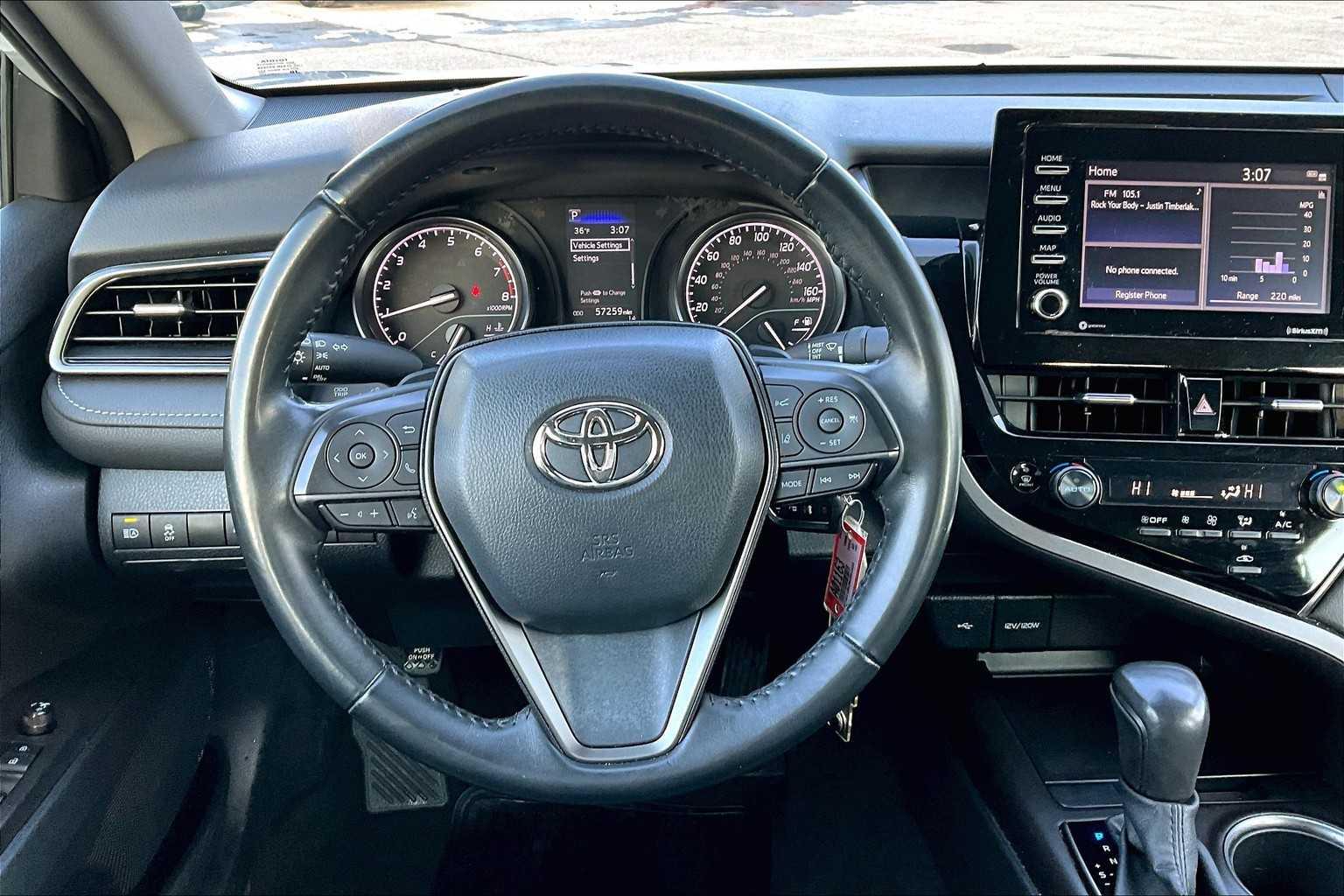 2022 Toyota Camry SE - Photo 17