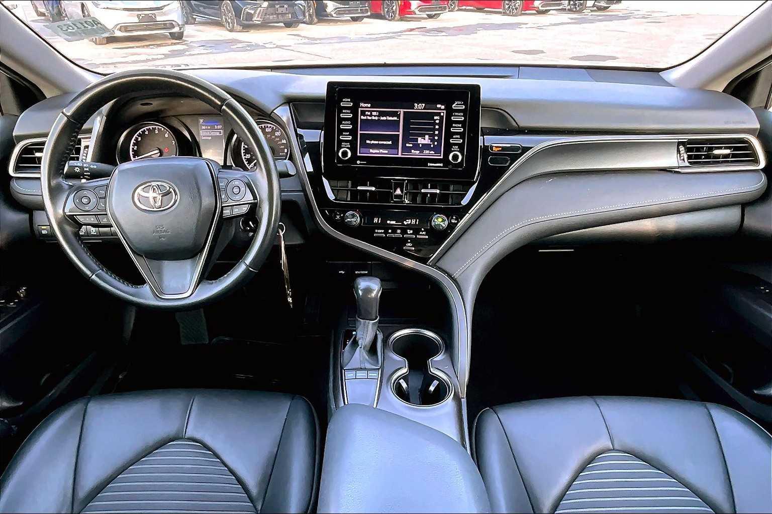 2022 Toyota Camry SE - Photo 21