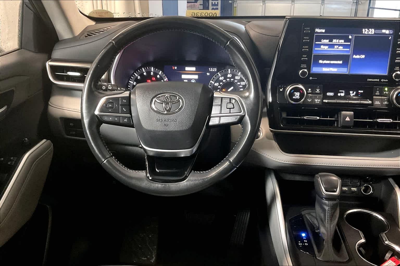 2021 Toyota Highlander XLE - Photo 18