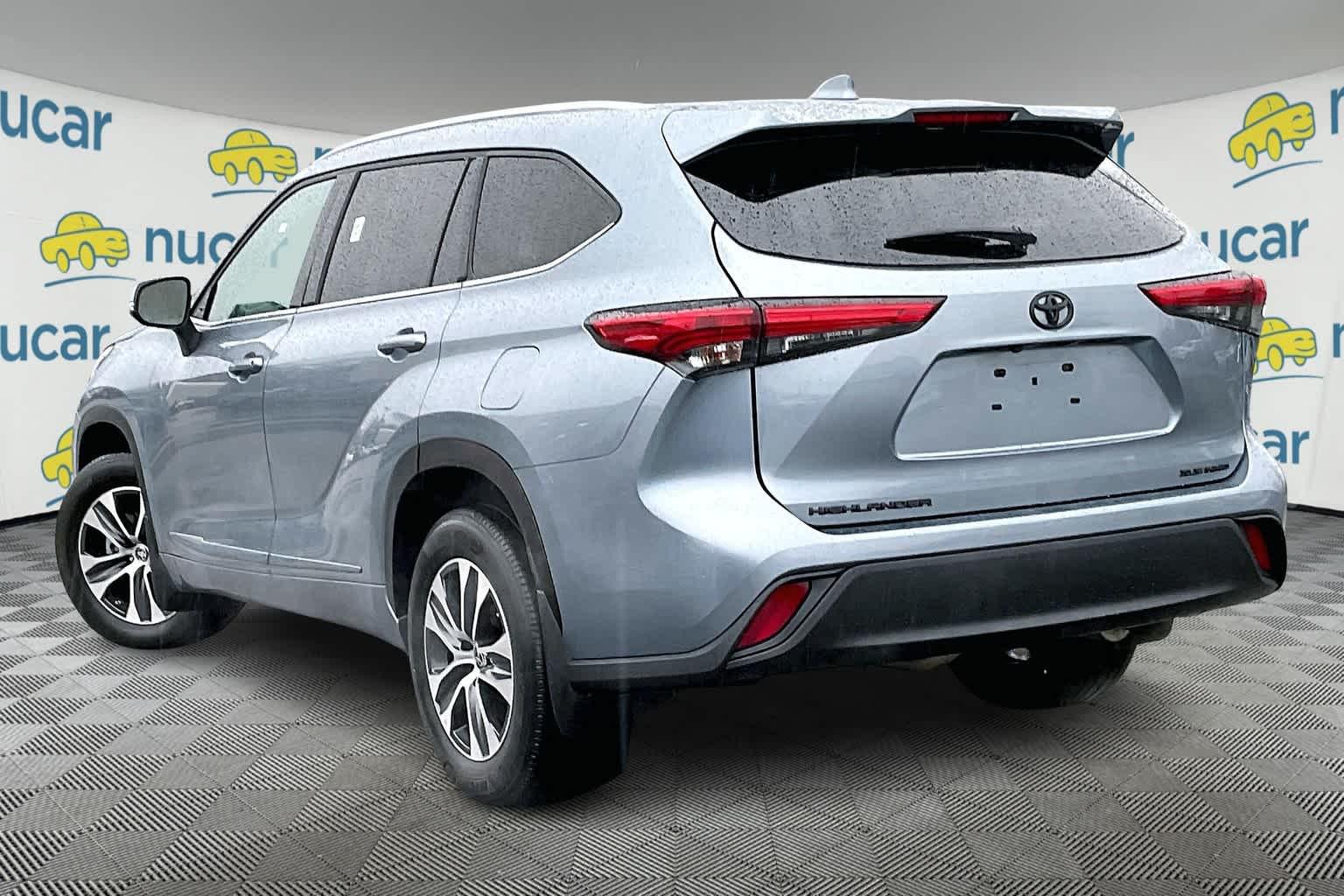 2021 Toyota Highlander XLE - Photo 4