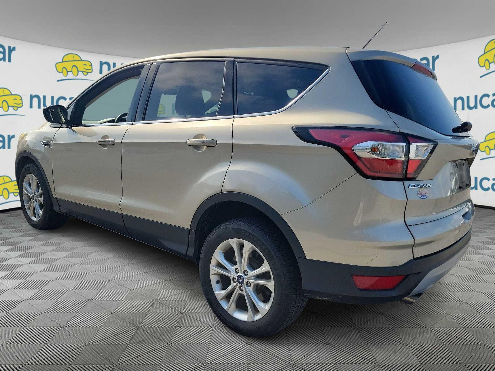 2017 Ford Escape SE - Photo 5