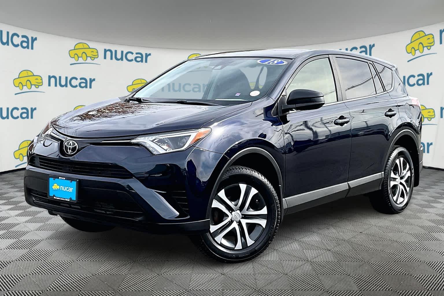 2018 Toyota RAV4 LE - Photo 3