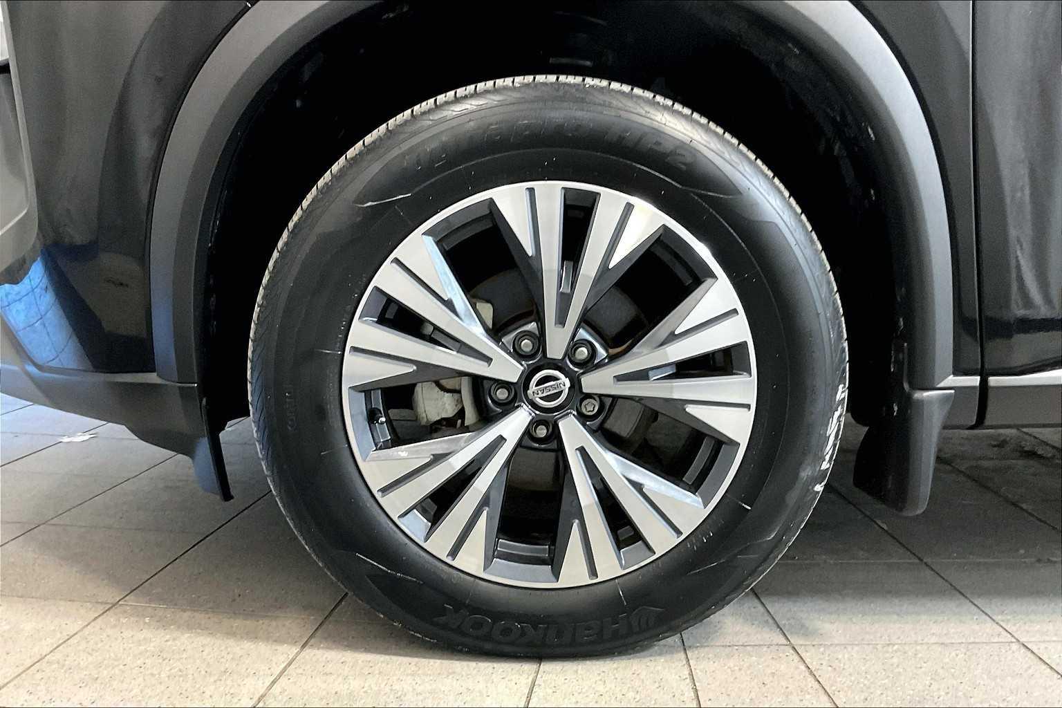 2021 Nissan Rogue SV - Photo 7