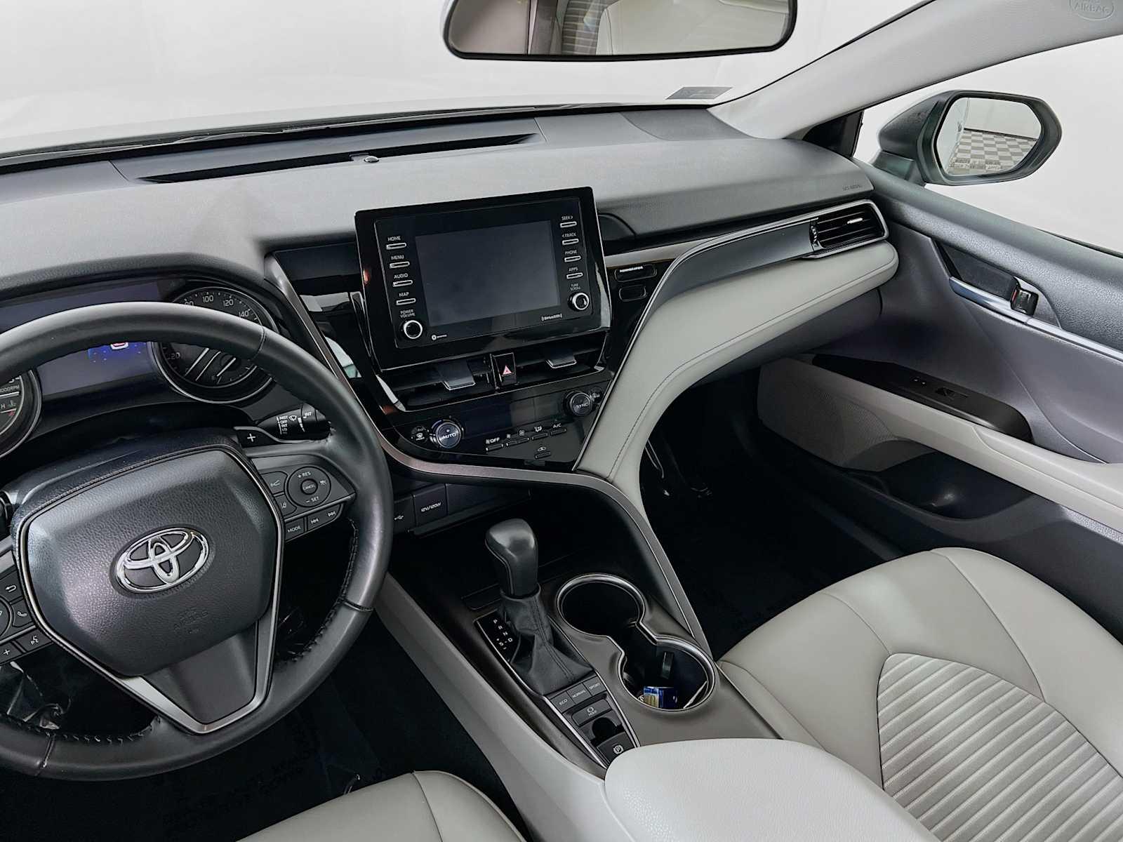 2023 Toyota Camry SE - Photo 22