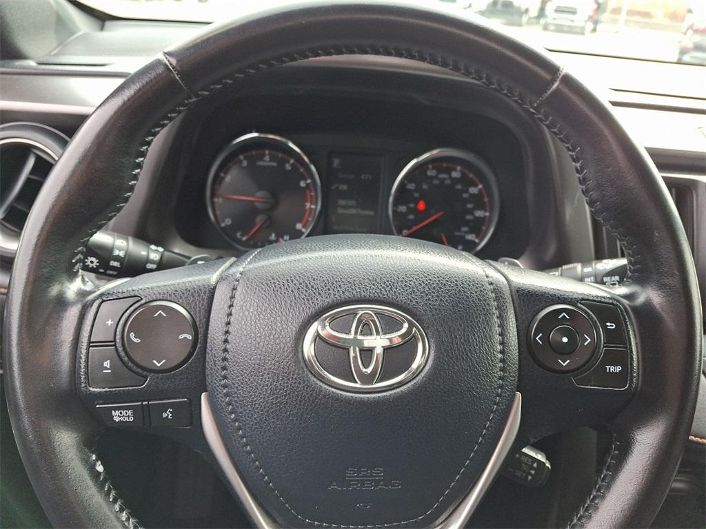 2016 Toyota RAV4 SE - Photo 19