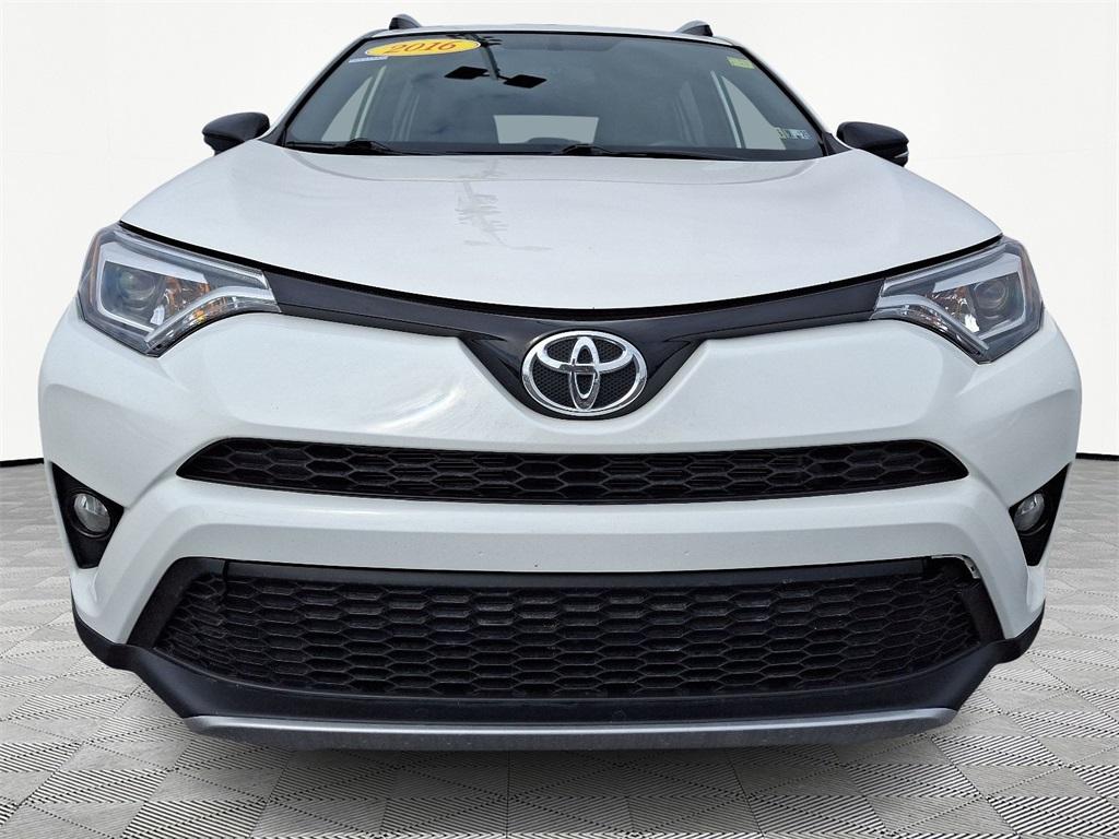 2016 Toyota RAV4 SE - Photo 2