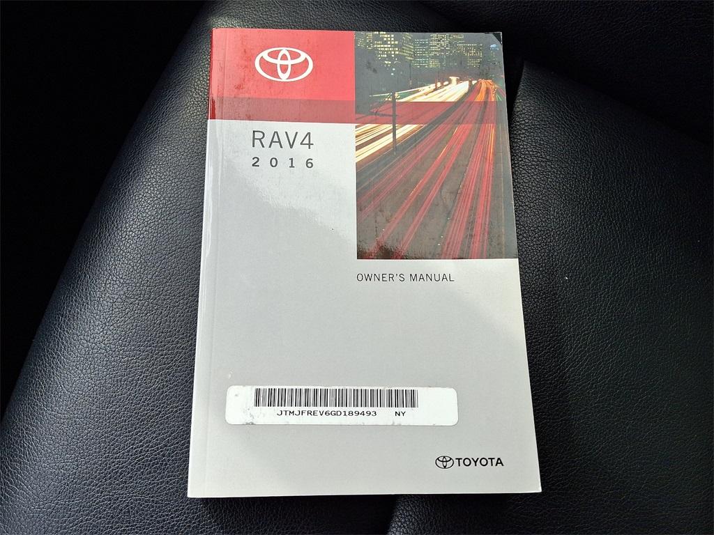 2016 Toyota RAV4 SE - Photo 26