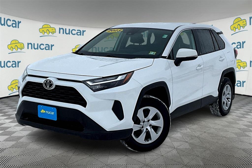 2023 Toyota RAV4 LE - Photo 3