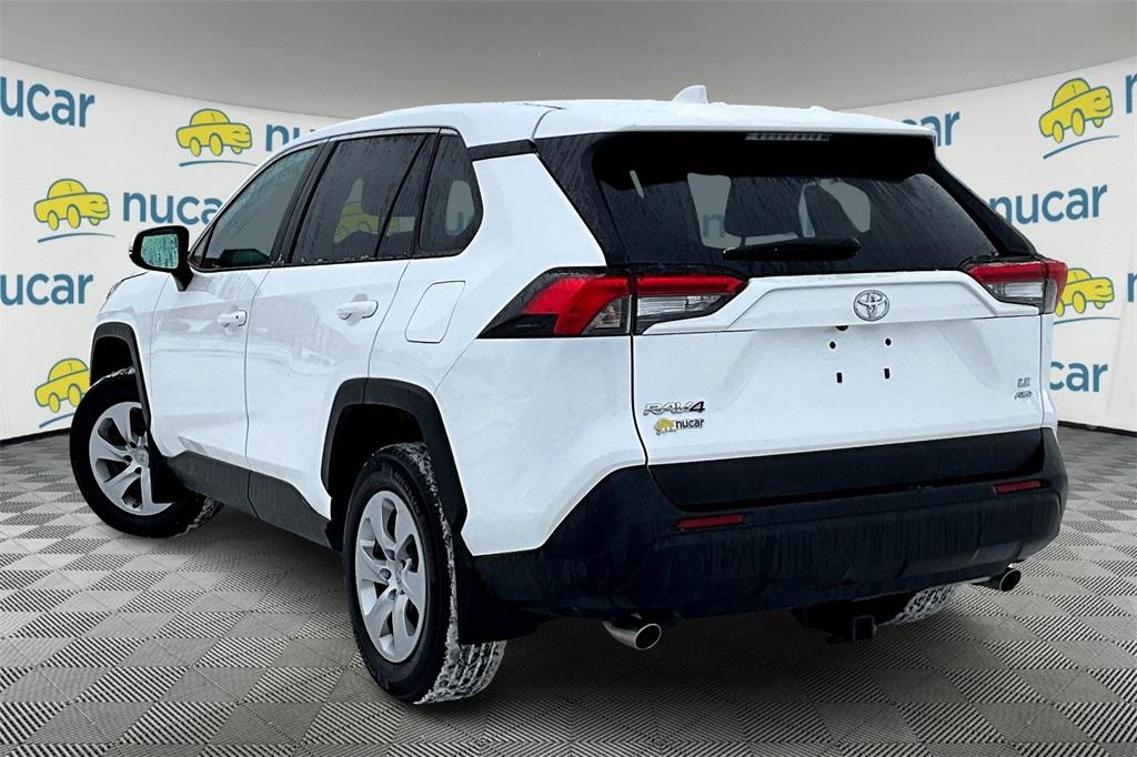 2023 Toyota RAV4 LE - Photo 4